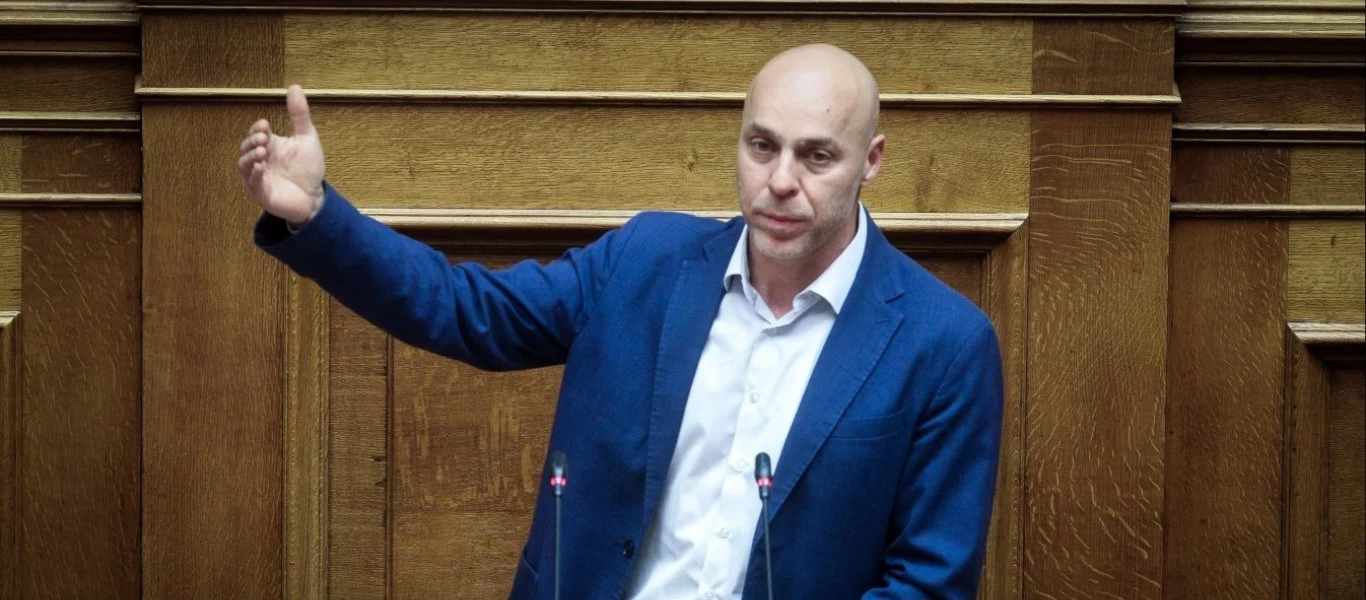 Άγνωστοι επιτέθηκαν στο πολιτικό γραφείο του Γιώργου Αμυρά στα Γιάννενα